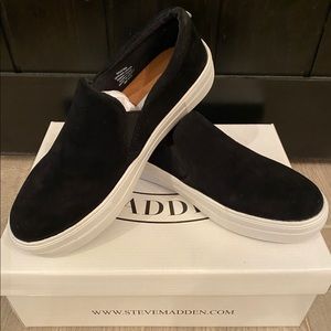 New Steve Madden Gills